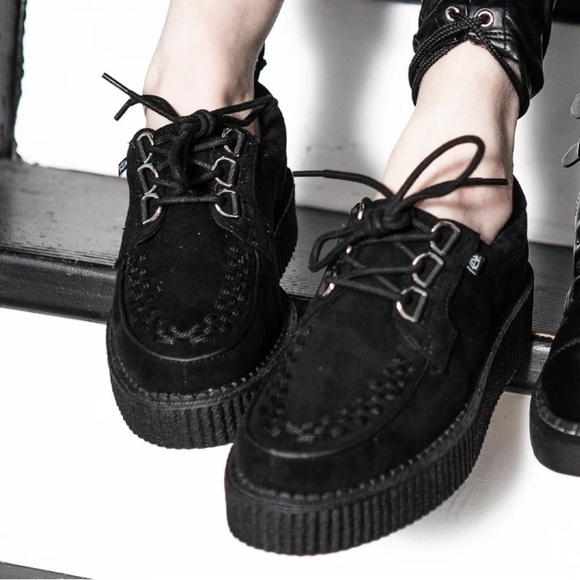 T.U.K Footwear Loafers Black Velvet Viva Mondo Creeper Platform Shoes Size 5 - Picture 13 of 13